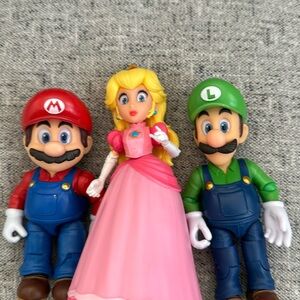 Mario bundle - includes luigi, peach and mario